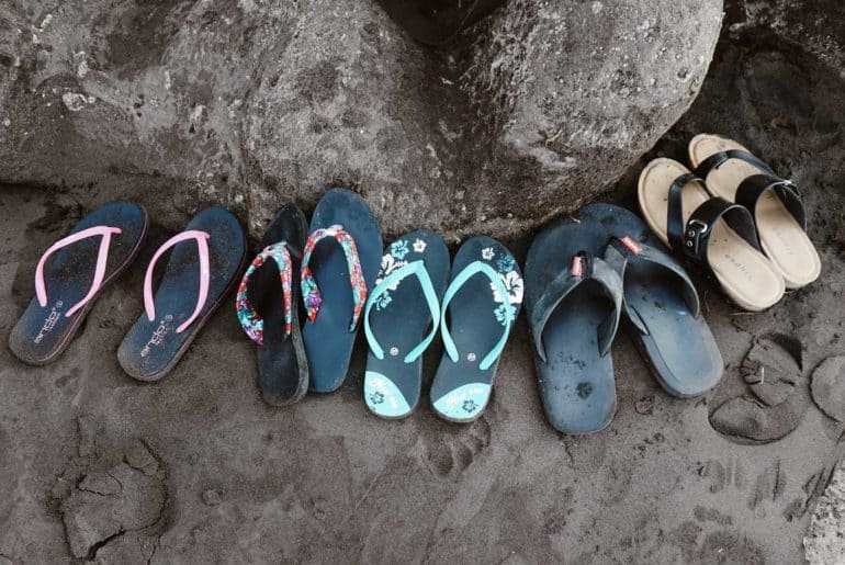 Sandal Pantai