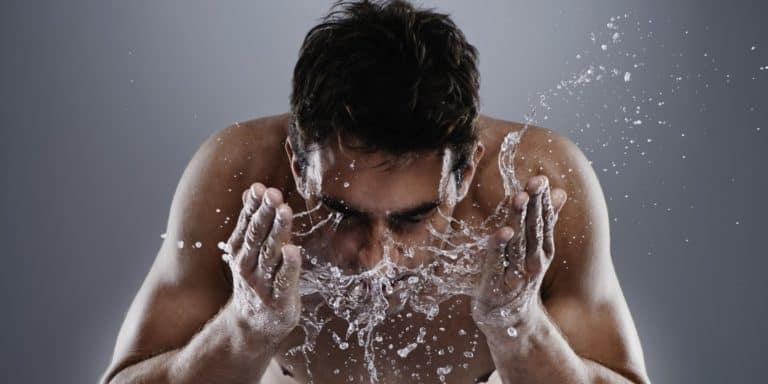 10 Rekomendasi Sabun Pembersih Wajah Pria Terbaik (Terbaru 2023