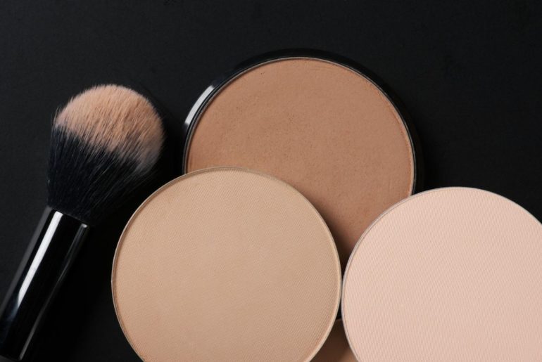 Bedak Padat Untuk Kulit Berminyak Dan Berjerawat