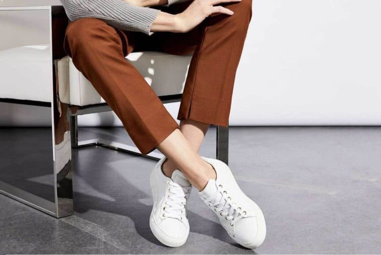 Sepatu Sneaker Wanita Terbaik
