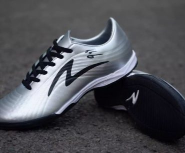 Sepatu Futsal Specs Terbaik