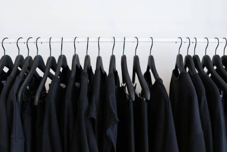 12 Rekomendasi Baju Hitam Polos Depan Belakang Terbaik (Terbaru 2025) Baju Hitam Polos Pria Terbaik