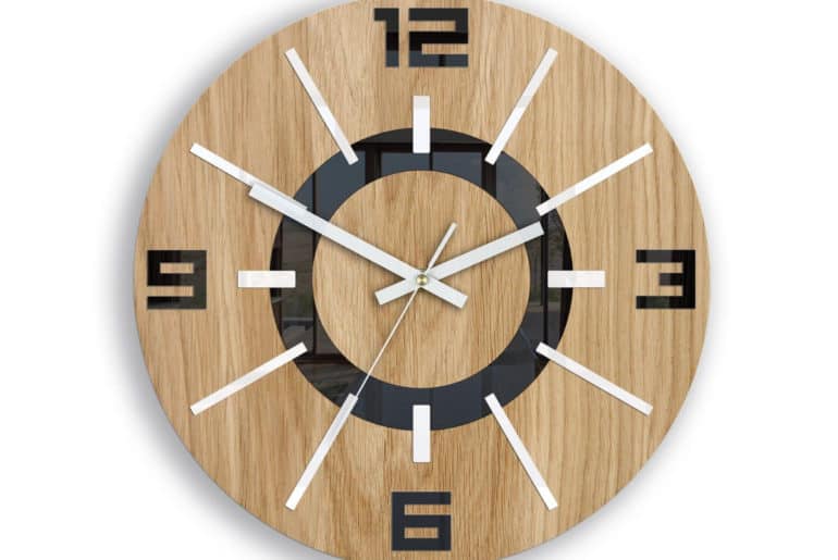 Jam Dinding Kayu Unik
