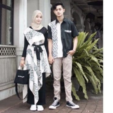 17 Rekomendasi Model Baju Couple Lebaran Keluarga Terbaik (Terbaru 2025