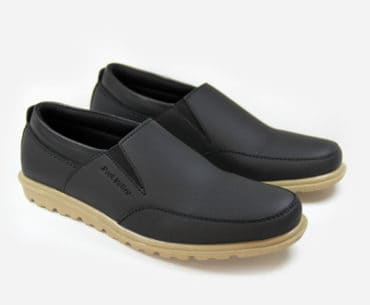 Sepatu Slip On Pria