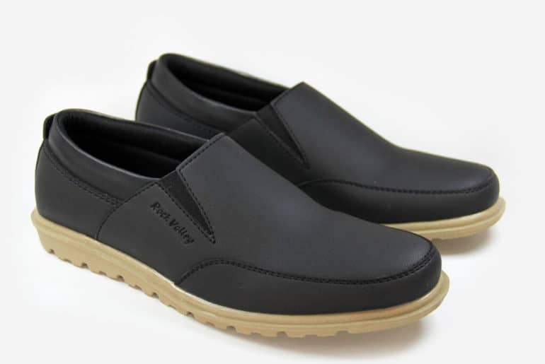 Sepatu Slip On Pria