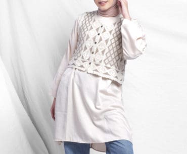 Style Rompi Rajut Wanita Hijab