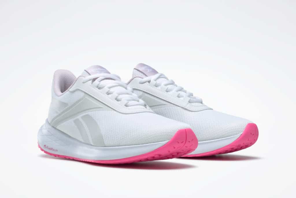 Sepatu Olahraga Wanita Terbaik