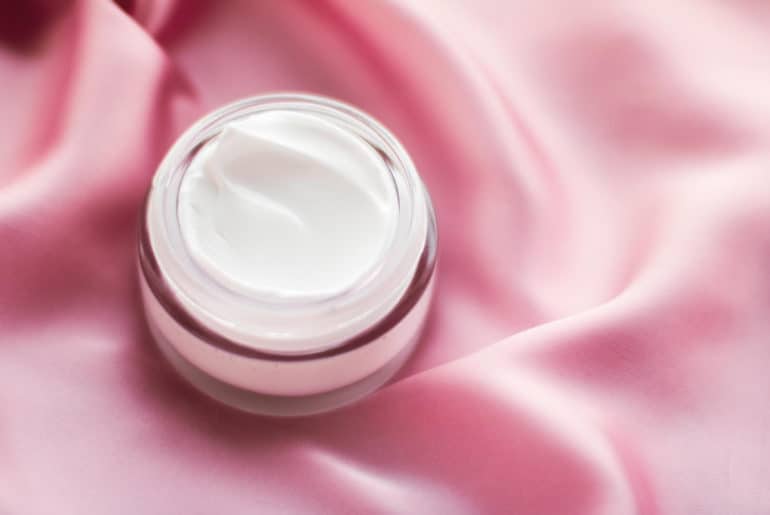 Cream Penghilang Flek Hitam Tuntas