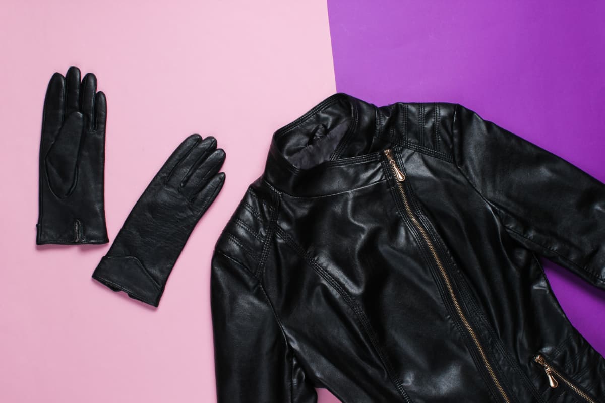 Jaket Kulit untuk Wanita Warna Hitam Jaket Kulit untuk Wanita Warna Hitam