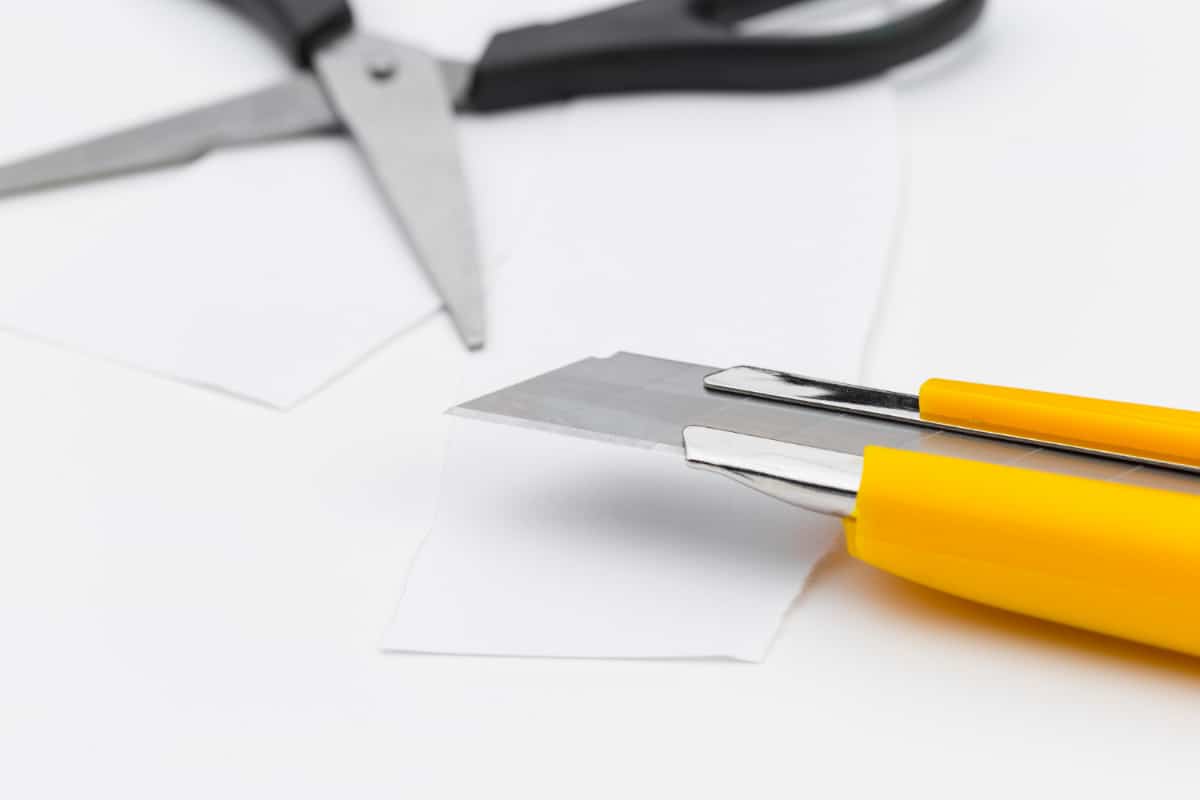 Pisau Cutter untuk Kertas Pisau Cutter untuk Kertas