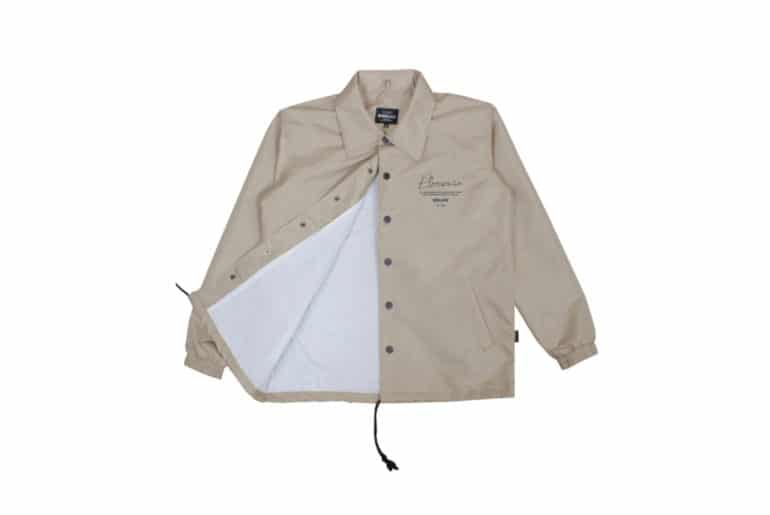 Jaket Coach