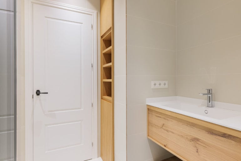 Model Pintu Kamar Mandi