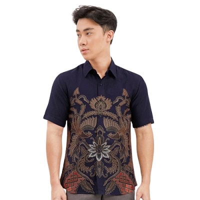 Kemeja Batik Pria Lengan Pendek Ekslusif & Modern - Jayashree Batik Exclusive Slimfit Rekha Model Kemeja Batik Lengan Pendek Mewah & Elegan - Jayashree Batik Exclusive Slimfit Rekha