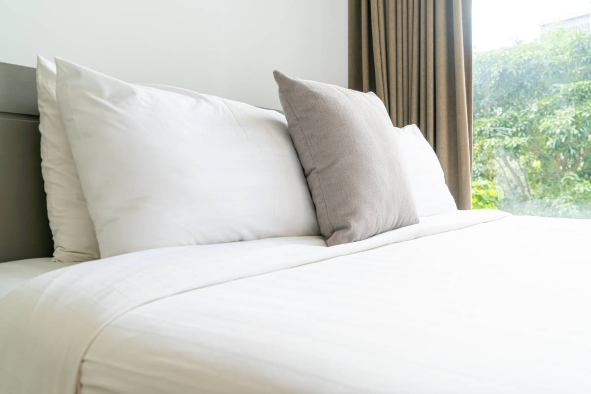 Bantal Bahan Bulu Angsa